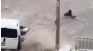 Ankarada sağanak sele neden oldu, bir vatandaş selde sürüklendi!