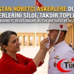 Anıtkabir’de Nöbet Tutan Askerlere Anlamlı Destek